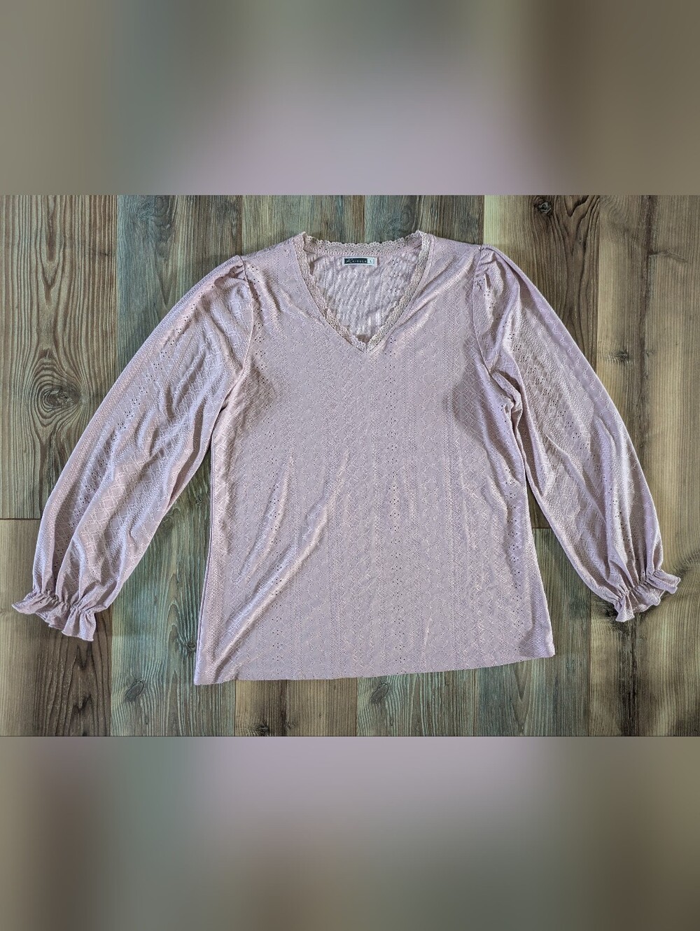 Kikula Blush Pink Long Sleeve V Neck Textured Lace Accent Blouse‎ Top Large